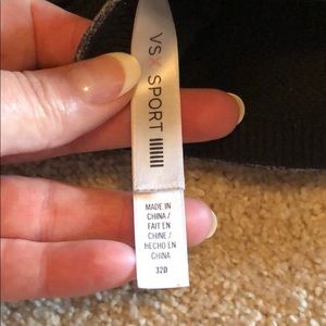 Victoria's Secret Other - Sports bra. Lightly padded Victoria's Secret Other - Sports bra. Lightly padded